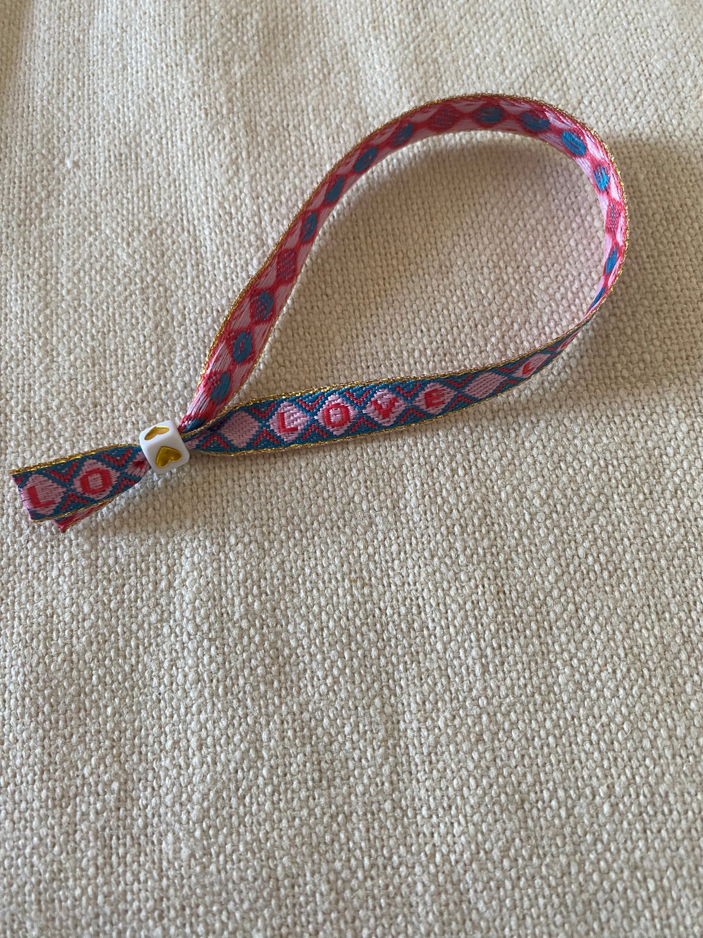 Bracelet en tissu LOVE ❤️