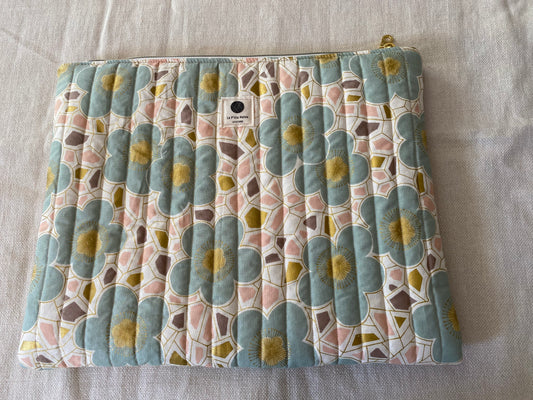 grande-trousse-toilette-matelassée-fleurs-vert-sauge-or