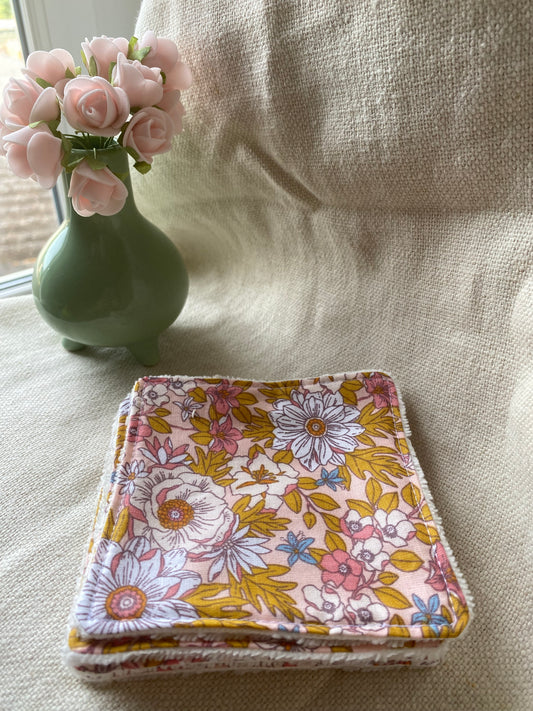 lingettes-demaquillantes-lavables-fleurs-vintage-moutarde